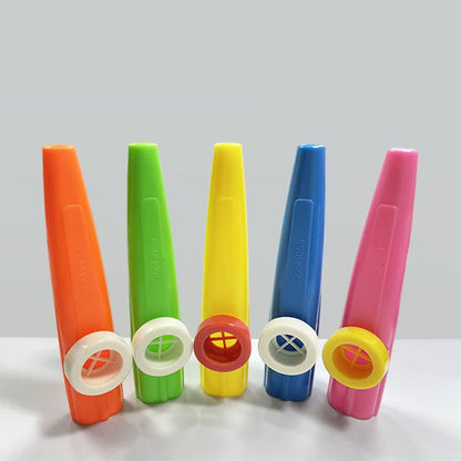 7 Pcs Plastic Kazoos, Humming Musical Instruments Multi Colors Kazu, Good Gift for All Ages, A Good Companion for Ukulele, Violin, Guitar, Piano Keyboard,  Holiday Game for The Family Party  Festive Tune